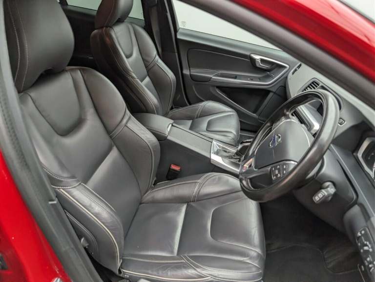 2017 Volvo V60 2.0 D3 R-Design Nav Estate 5dr Diesel Auto Euro 6 (s/s) (150 ps) PARK ASSIS ESTATE...