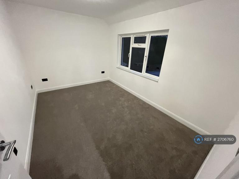 3 bedroom flat in Long Lane, Croydon, CR0 (3 bed) (#2706760)