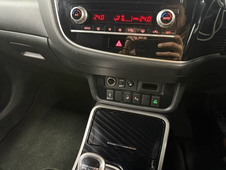 2020 Mitsubishi Outlander 2.4h TwinMotor 13.8kWh Exceed Safety SUV 5dr Petrol Plug-in Hybrid CVT ...