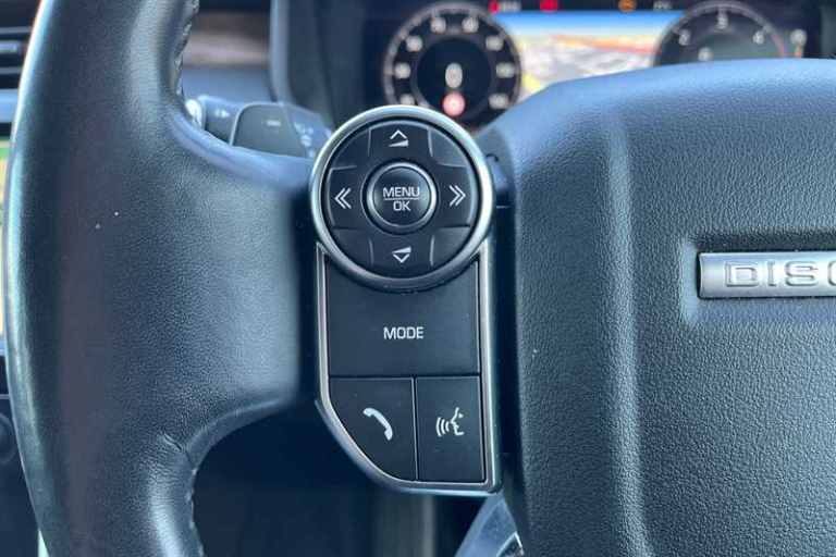 2018 Land Rover Discovery 3.0 TD V6 HSE Luxury SUV 5dr Diesel Auto 4WD Euro 6 (s/s) (258 ps) SUV ...