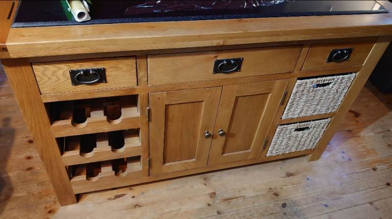 Kitchen Island 
