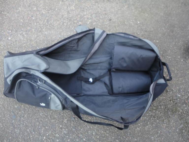 Golf travel / airline / holidays / transportation, padded wheeled bags, various prices 