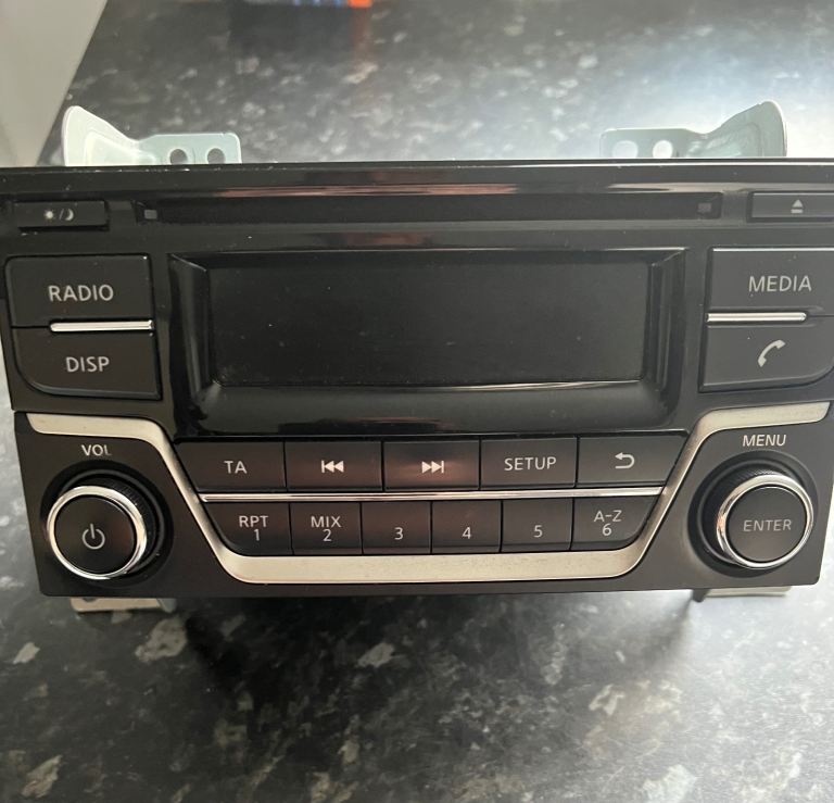 2017 Nissan juke radio Bluetooth/cd player 