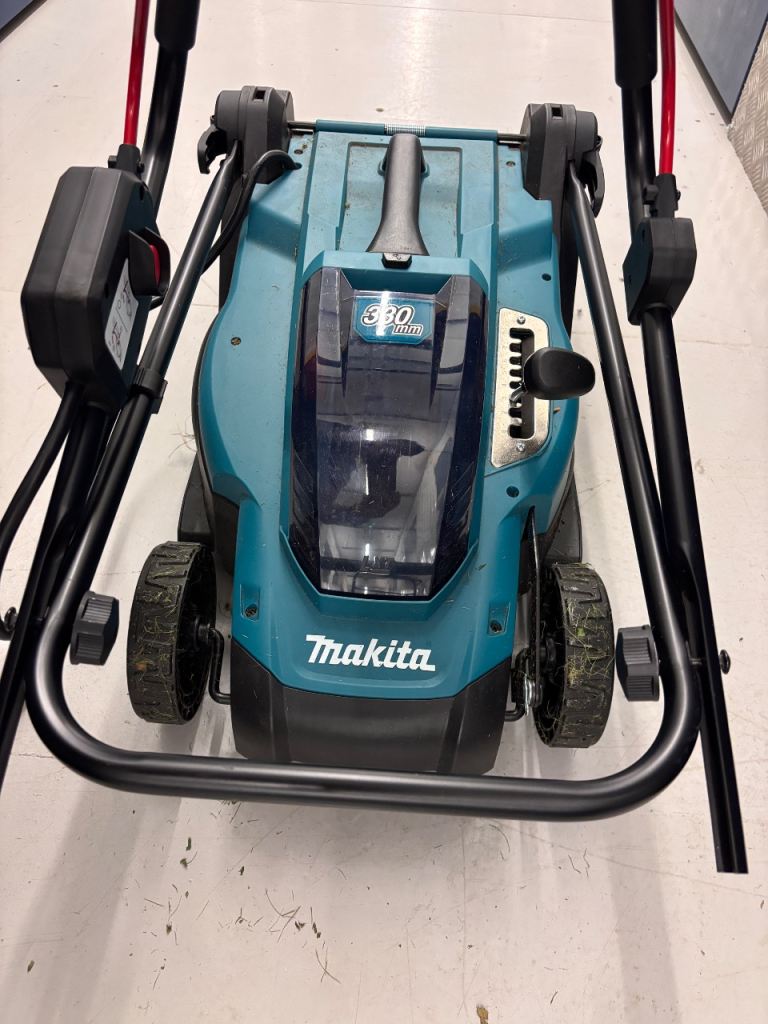 Makita LXT 18V Garden Kit - Cordless Lawn Mower and Strimmer Set
