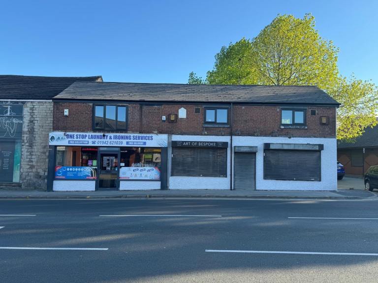 Versatile First Floor Retail/Office Space