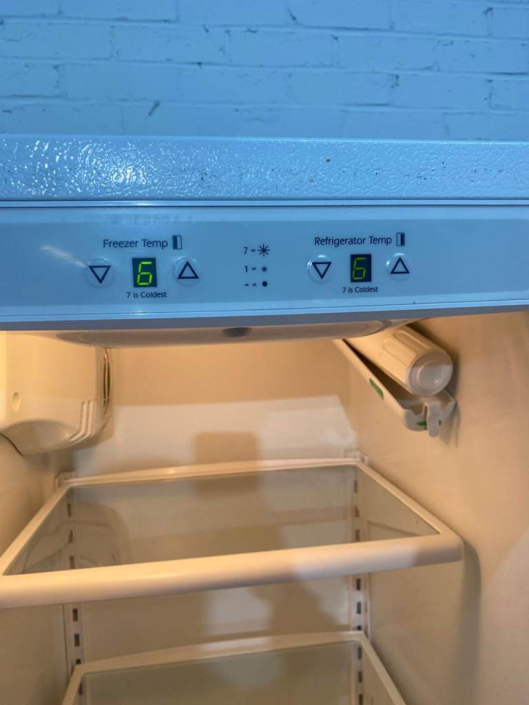 FREE DELIVERY Beautiful Amana Plumb In With Icemaker Fridge Freezer