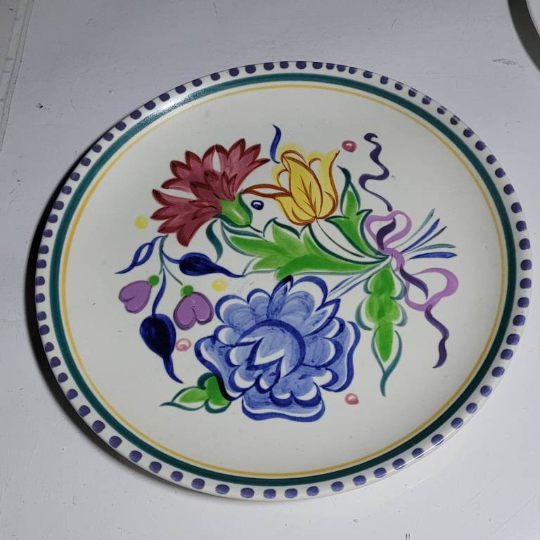 Poole pottery decorative Hand Painted Signed Plate 21cm Perfect Condition j1