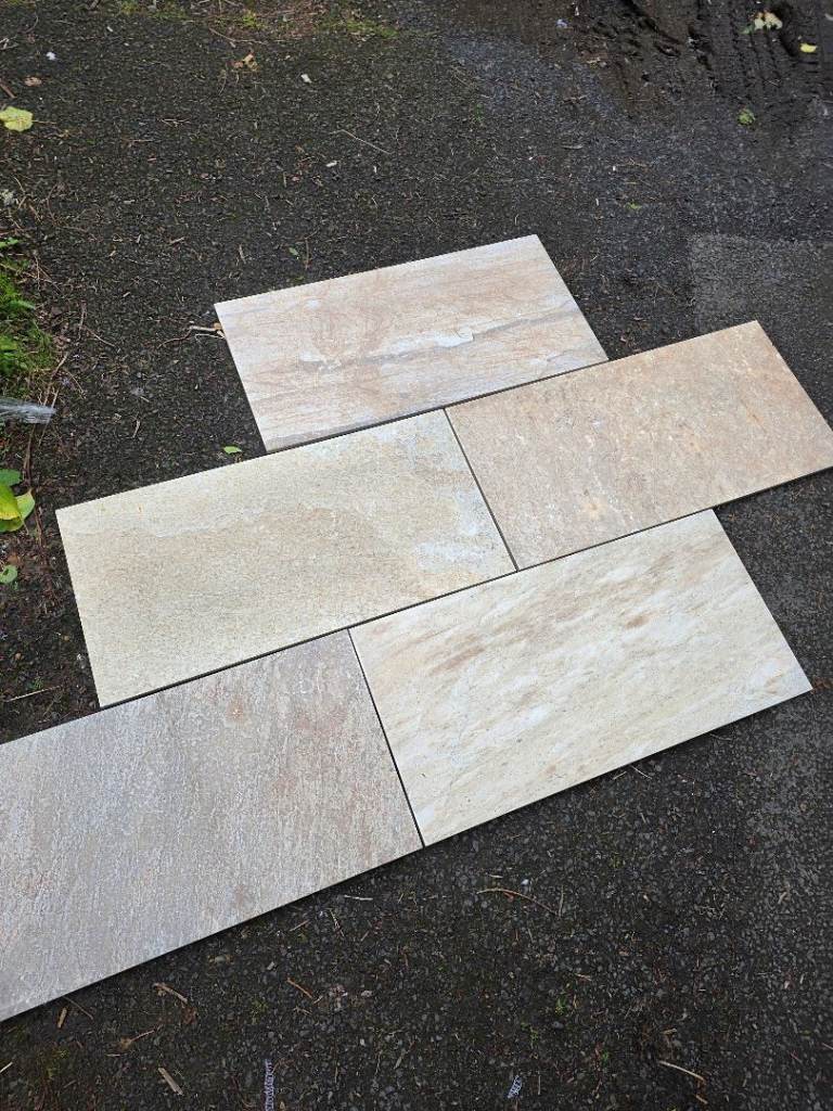 Wall/floor tiles 