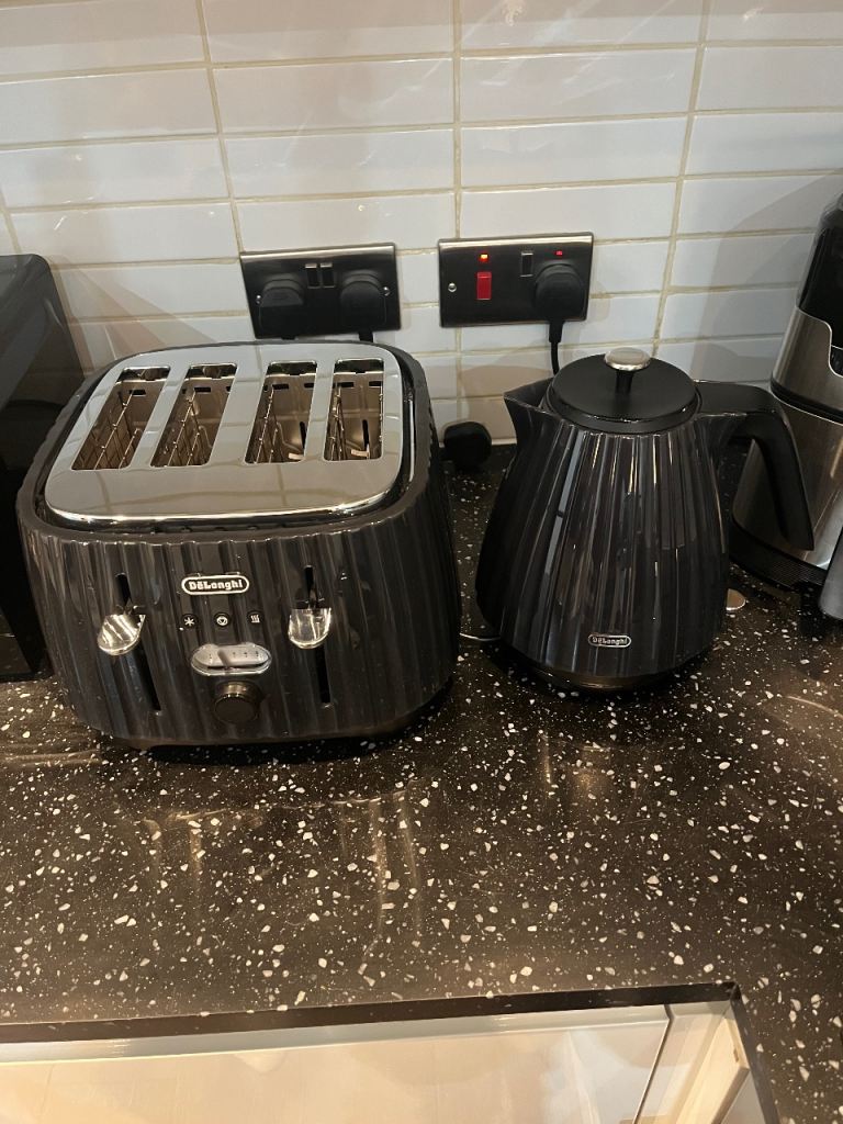 Black Kettle and Toaster Set