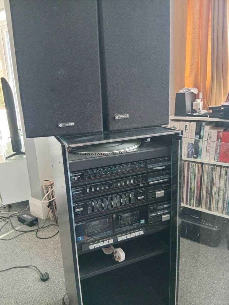 Hitachi Hi-Fi Stereo System with Speakers and Turntable