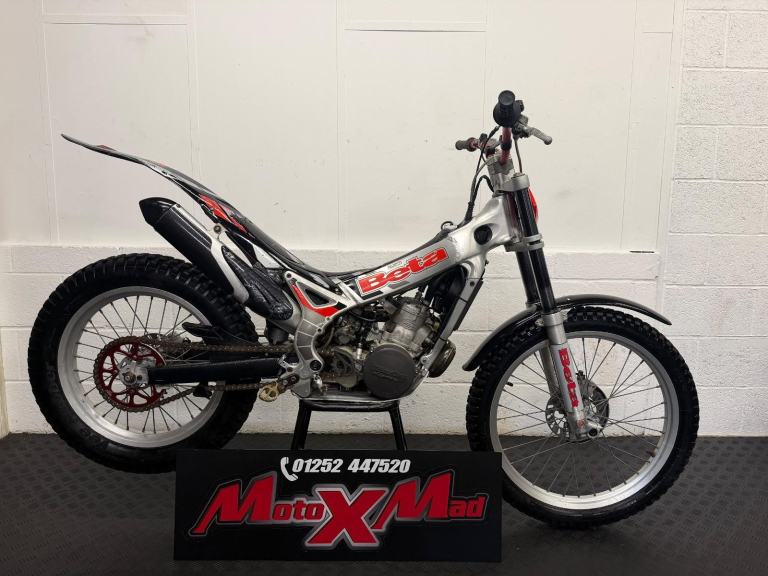Beta REV3 2005 250 2 stroke Trials bike