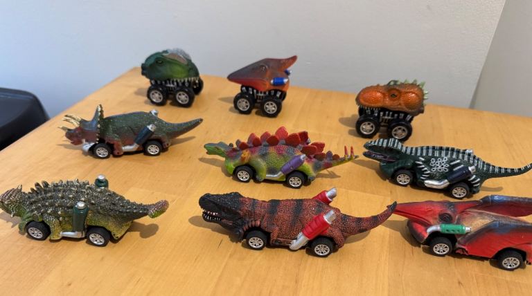Dinosaur pull back toy car bundle 
