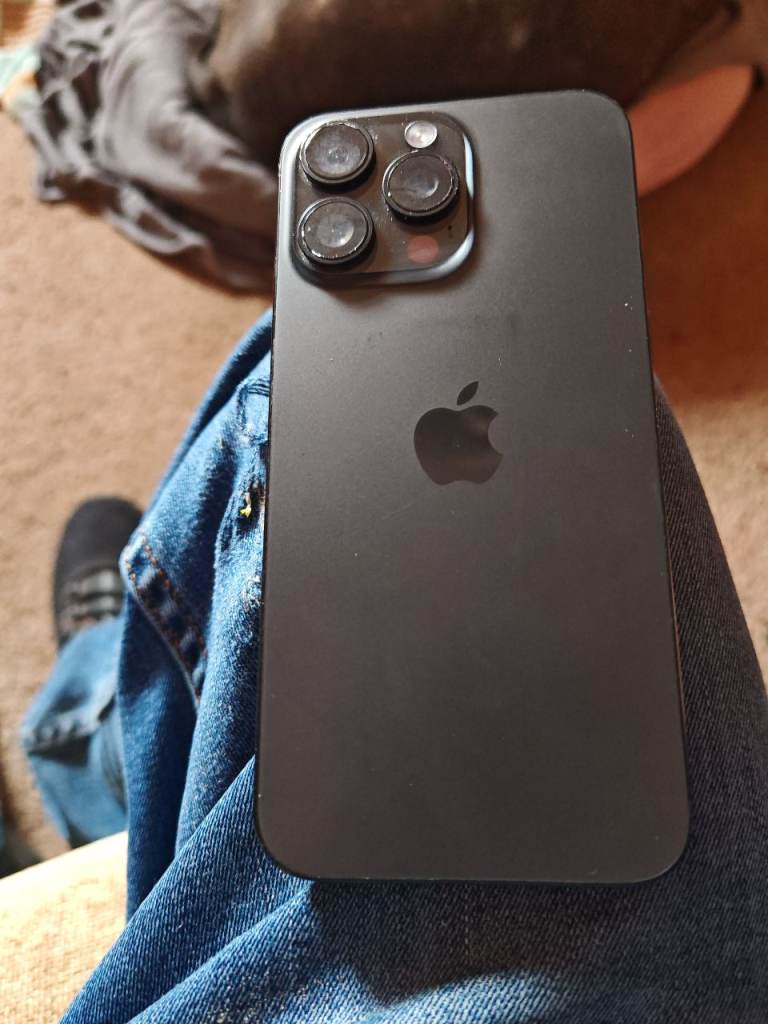 I phone 15 pro max 256 GB 