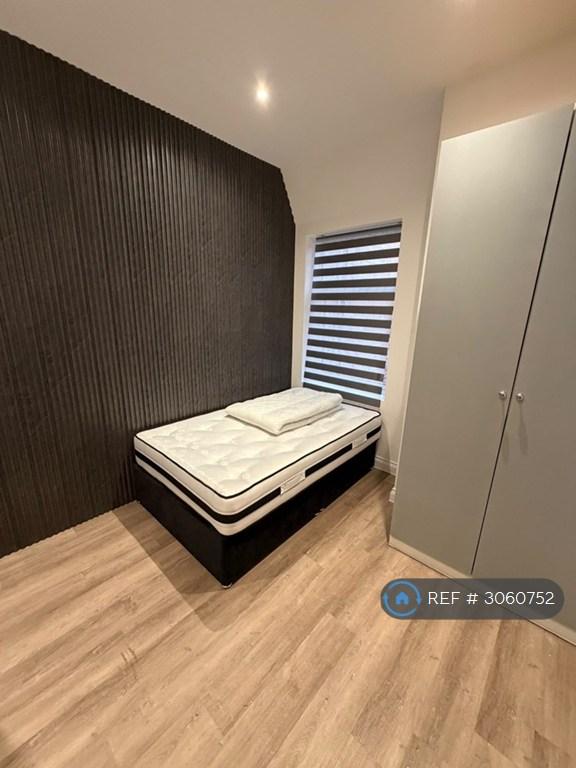 1 bedroom in Parrin Lane, Manchester, M30 (#3060752)