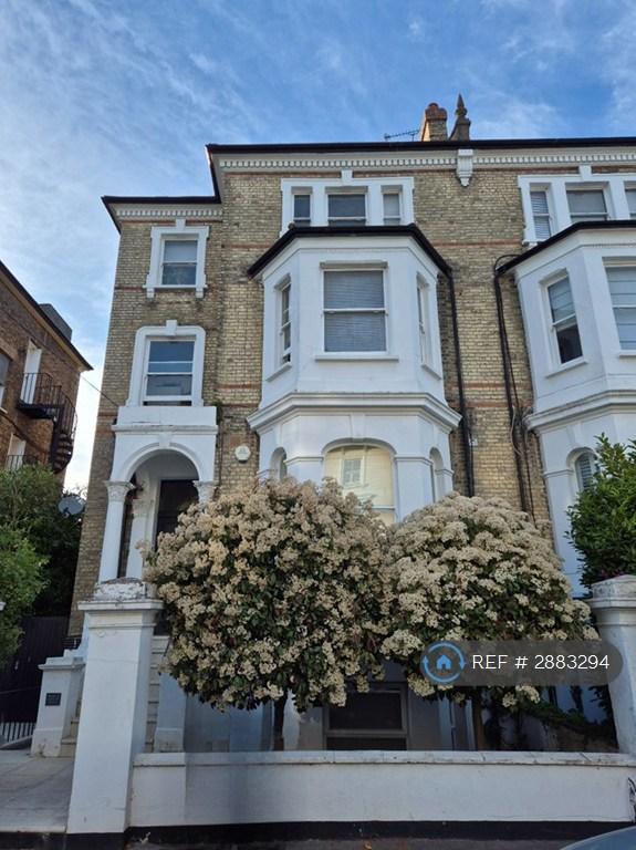 1 bedroom flat in St. Philips Road, Surbiton, KT6 (1 bed) (#2883294)