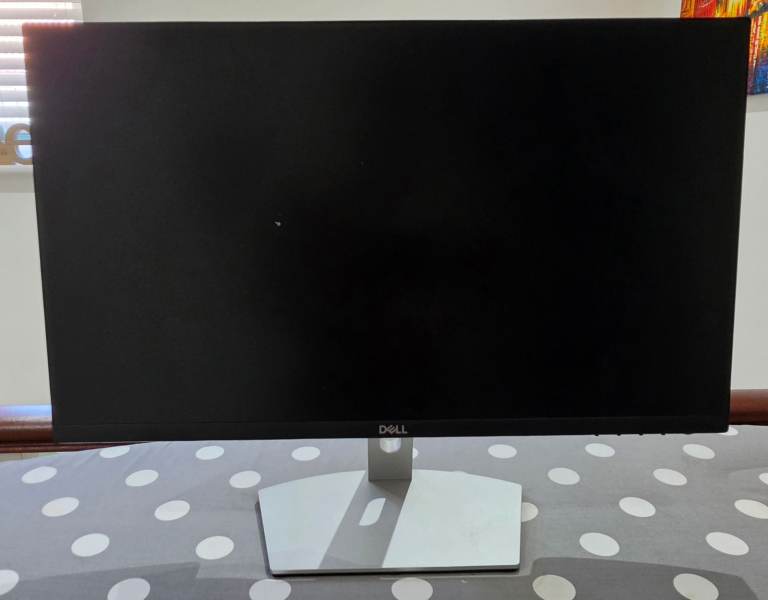 Dell S2421HN Flat Panel Monitor – Like New Condition