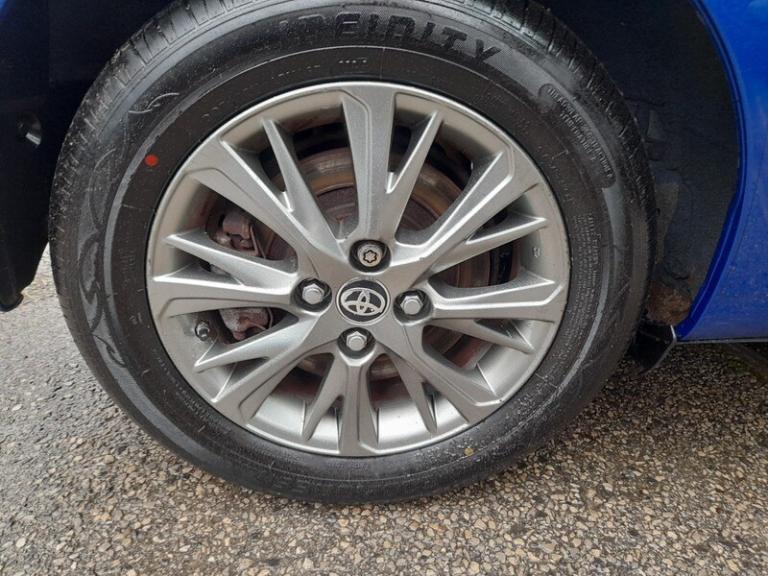 Toyota Yaris VVT-I ICON TECH +nav + camera, AUTO, 2 OWNERS, BLUE