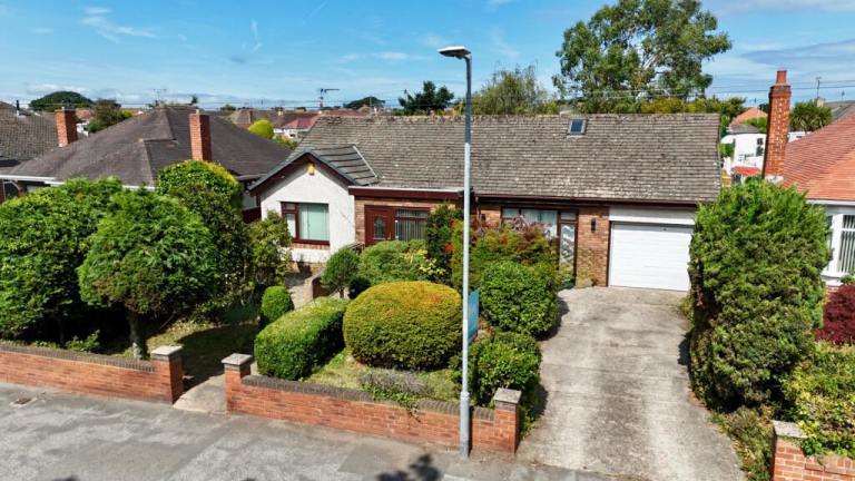 Spacious detached bungalow in South Rhyl — no chain