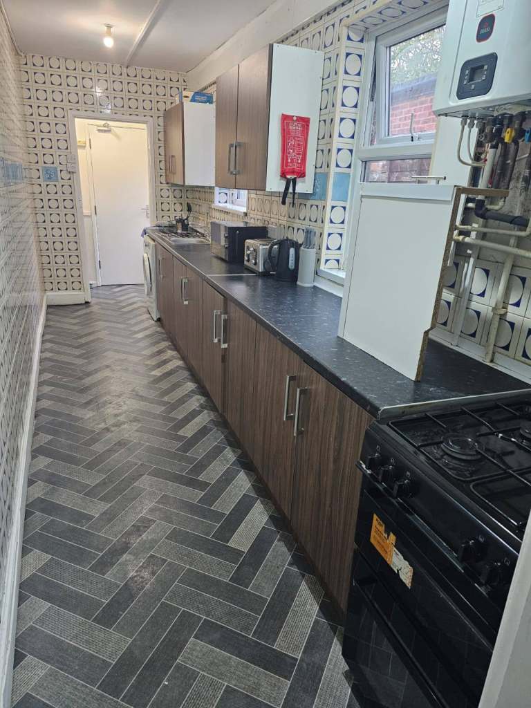 FEMALE ONLY HMO Supported Accommodation DSS Double Rooms available in Birmingham