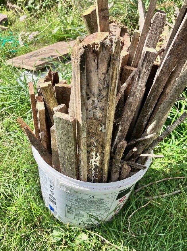 Loads of Potential Fire Wood of your choice- sold in bucket/ Veg Box loads