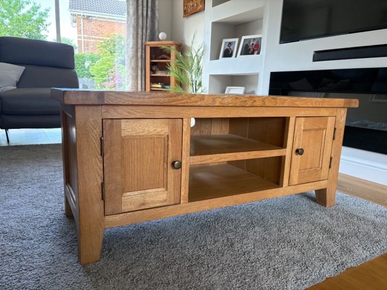 Oak tv cabinet 