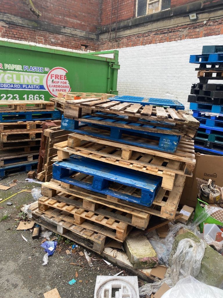 Free pallets 