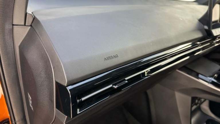 2023 MG MG4 64kWh Trophy Long Range Hatchback 5dr Electric Auto (203 ps) Automatic Hatchback Elec...