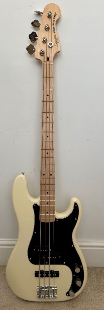 Squier by Fender Affinity Series Electric Precision Bass