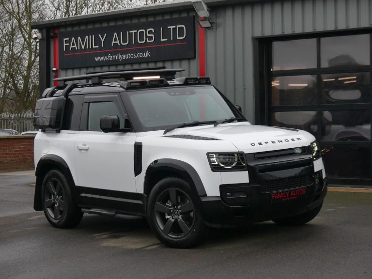 2025 Land Rover Defender 3.0 D250 X-Dynamic HSE 90 3dr Auto ESTATE DIESEL Automatic