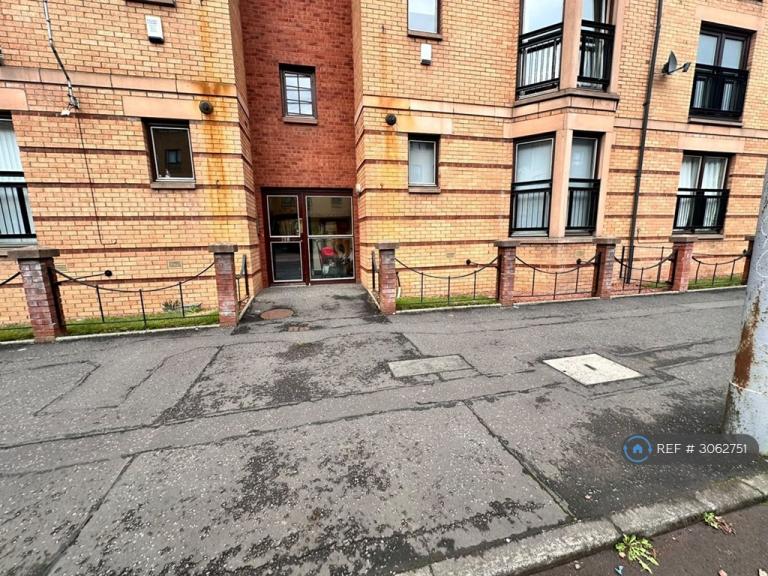 2 bedroom flat in Kelvinhaugh St, Glasgow, G3 (2 bed) (#3062751)