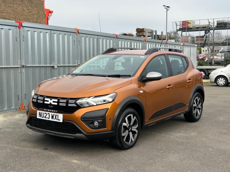 2023 Dacia Sandero Stepway JOURNEY TCE SAT NAV REAR CAMERA 2,900 MILES Hatchback Petrol Manual