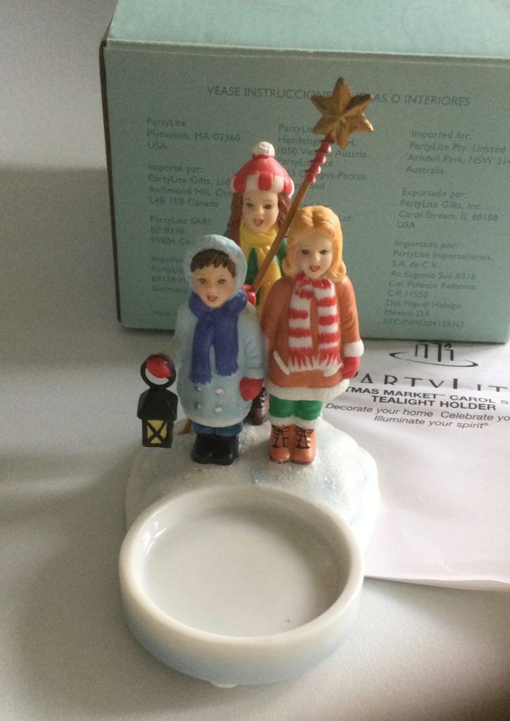 Partylite small ceramic tealight holder Christmas Market Carol Singers decoration 