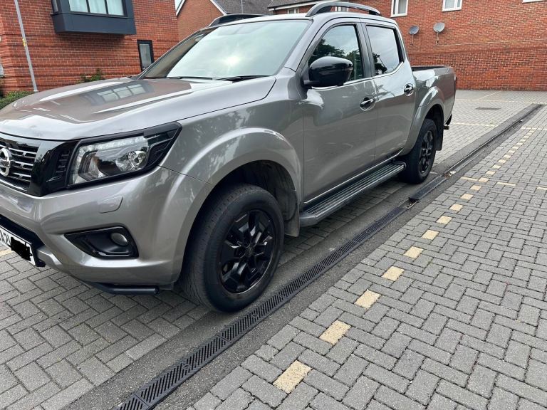 2021 Nissan navara