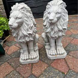 image for Two Outdoor or Indoor HD Cast Resin Lions PLS READ AD FULLY THANKYOU