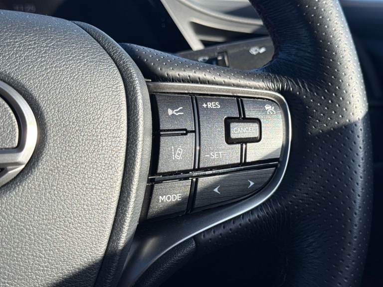 2023 Lexus ES 2.5 300h F Sport E-CVT Euro 6 (s/s) 4dr Saloon PETROL/ELECTRIC Automatic