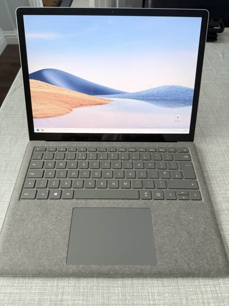 Microsoft Surface Laptop Gen 3 touchscreen Intel Quad core i5 10th generation pro