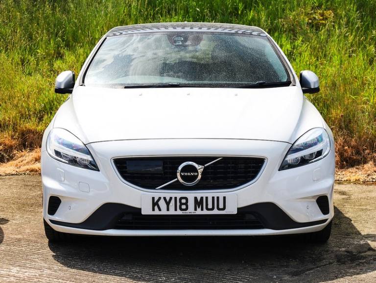 2018 Volvo V40 D4 [190] R DESIGN Pro 5dr Geartronic HATCHBACK DIESEL Automatic