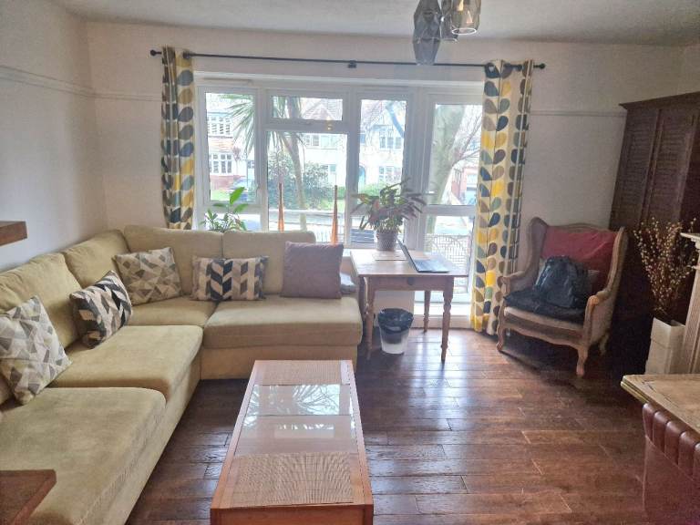 2 Bed Flat, Blackheath/Westcombe Park, SE3