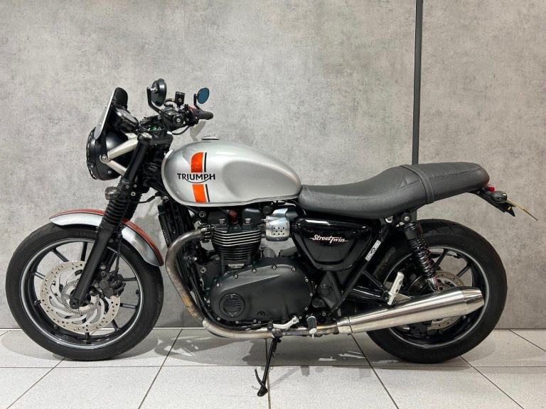 2016 Triumph Bonneville Street Twin - 24671 miles