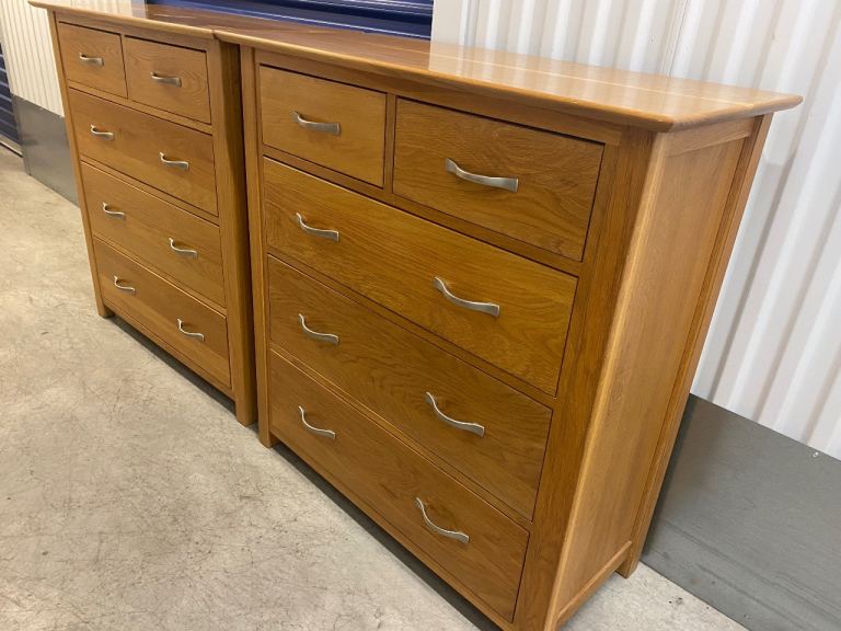 Solid oak chest of drawers x2 from Oak World Devon range great condition 