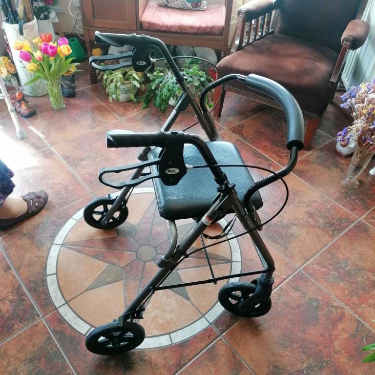 Mobility 4 wheeled with seat