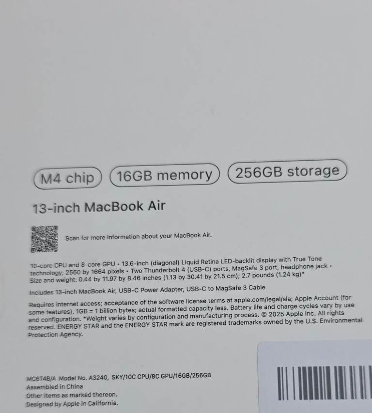Apple macbook air 13 inch m4 2025 model as new in box 