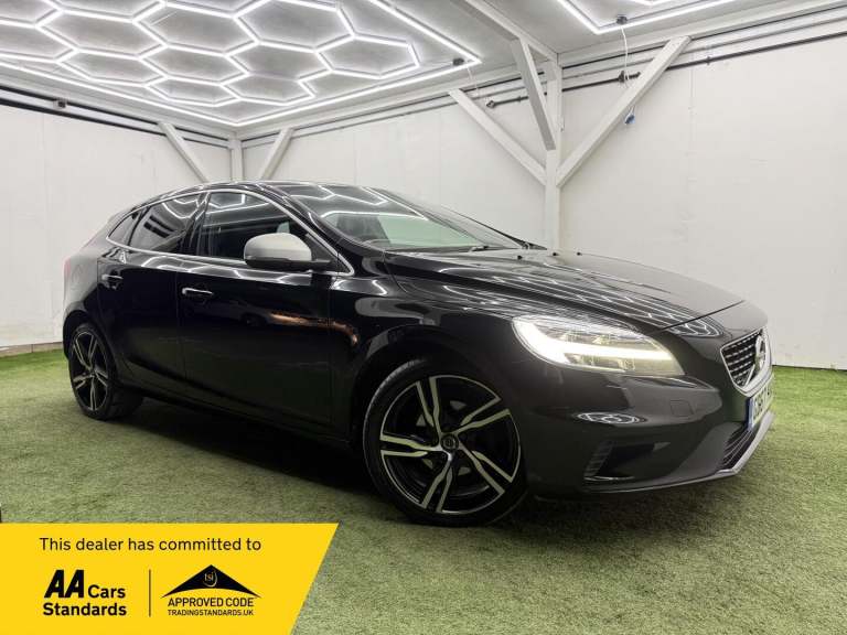 2018 Volvo V40 D2 [120] R DESIGN Pro 5dr HATCHBACK DIESEL Manual
