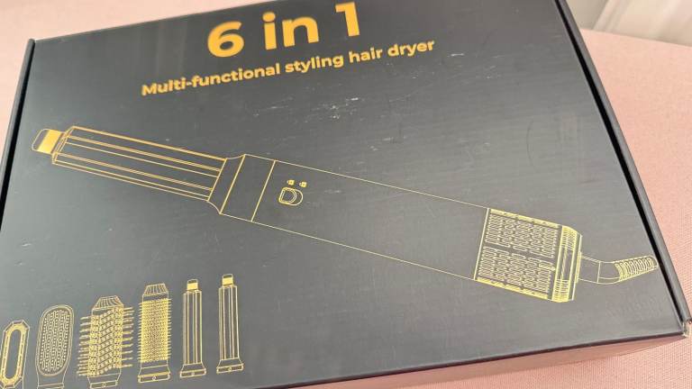 6 in 1 Multi-functional styling hair dryer.