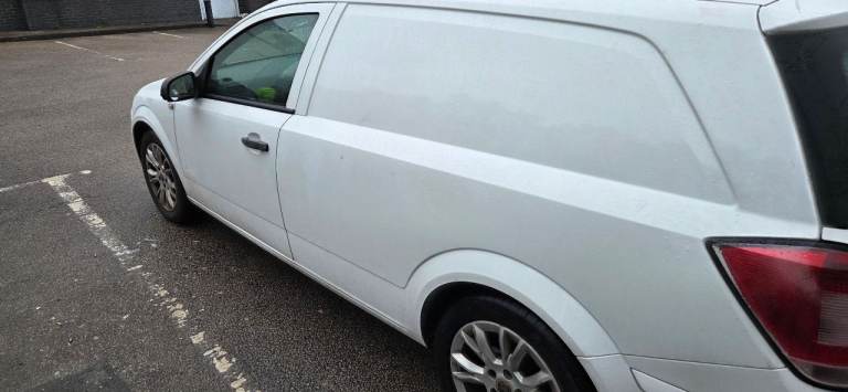  Rare Vauxhall, ASTRAVAN, Van, 2010, Automatic, 1910 (cc)