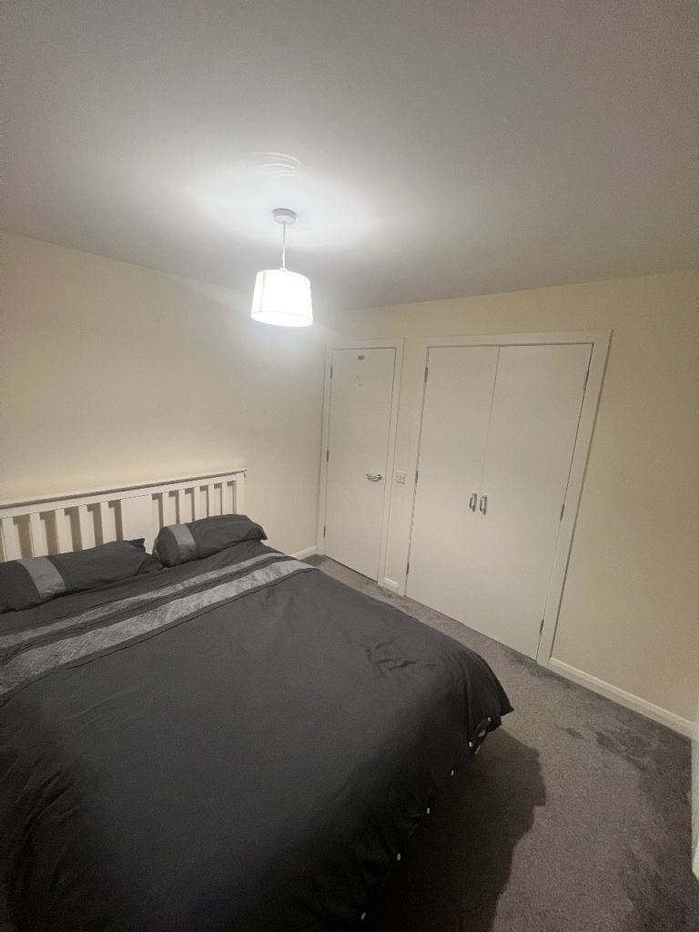 Room and restroom only for weekly rent 