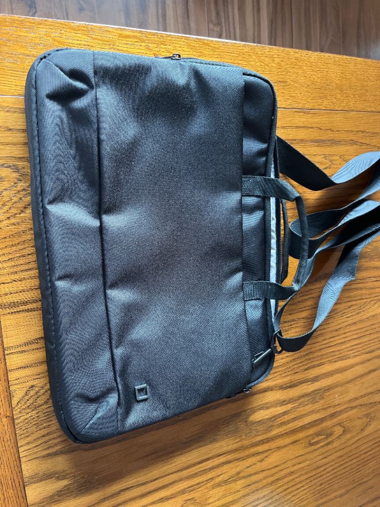 Dicota laptop bag 