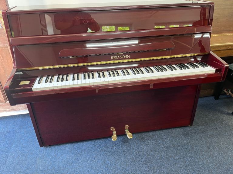 Upright Piano Reid Sohn S-108S  88 Key fully Regulated and Tuned