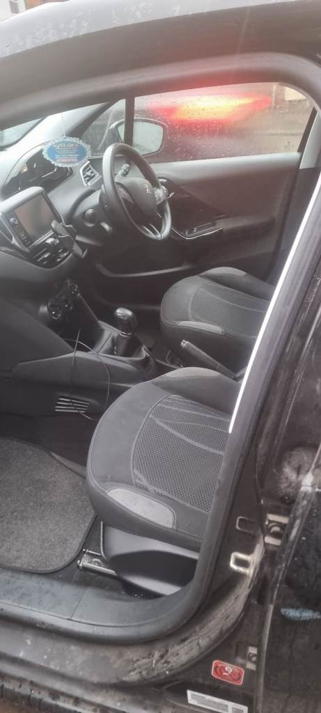 Peugeot, 208, Hatchback, 2014, Manual, 1199 (cc), 5 doors