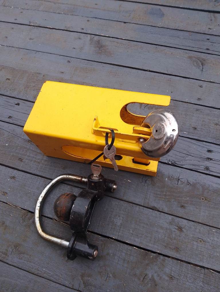 Trailer locks 